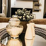 Apartament Xenos *
